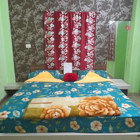 Hotel Tirupati بوري المظهر الخارجي الصورة