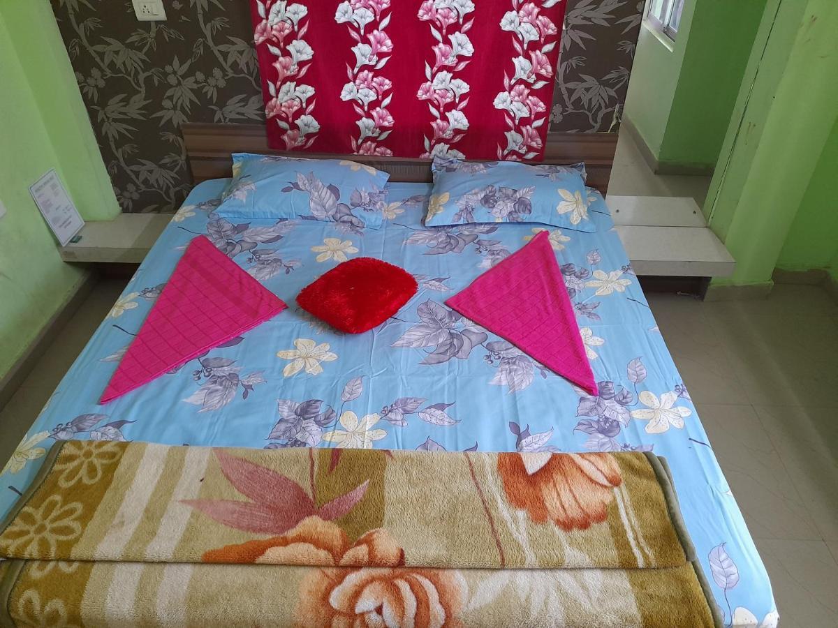 Hotel Tirupati بوري المظهر الخارجي الصورة