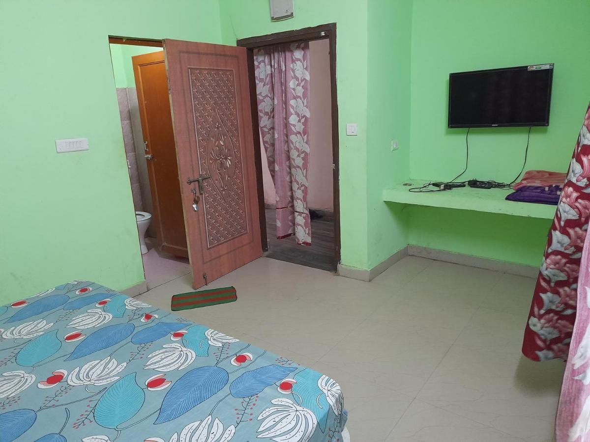 Hotel Tirupati بوري المظهر الخارجي الصورة